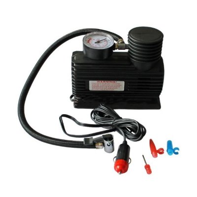 АВТОАКСЕСОАРИ Компресор за гуми с манометър, 12V с букса за запалка