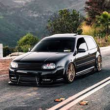 GOLF IV